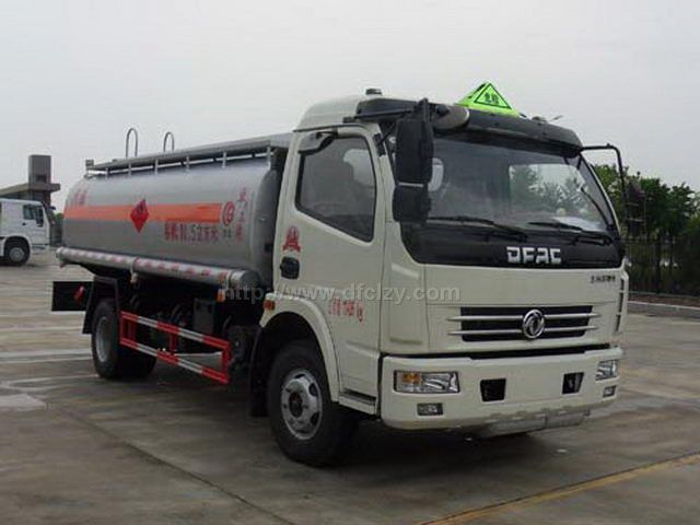 东风大多利卡12方加油车/油罐车图片