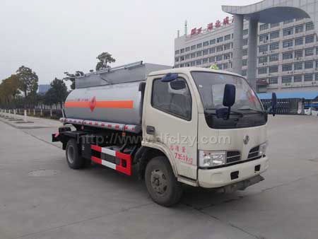 东风福瑞卡易燃液体罐式运输车图片